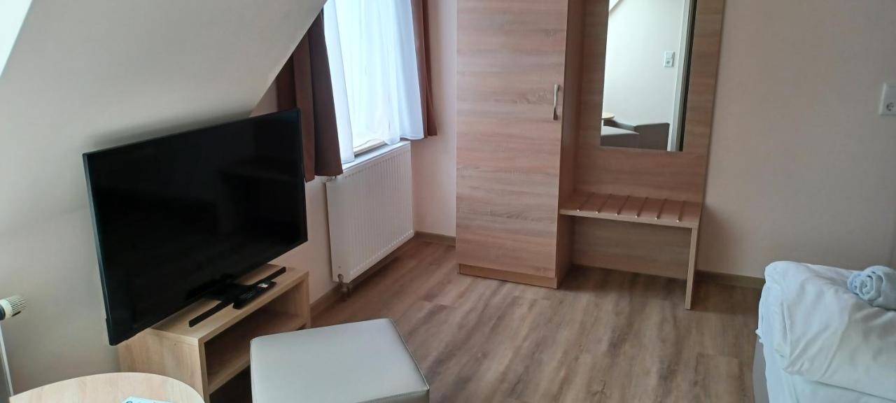 Pension Am Stern Лайпциг Екстериор снимка